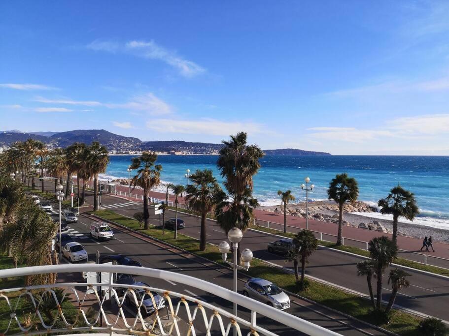 Beach Front, Superbe Appartement Pour 4 Personnes Nizza Esterno foto