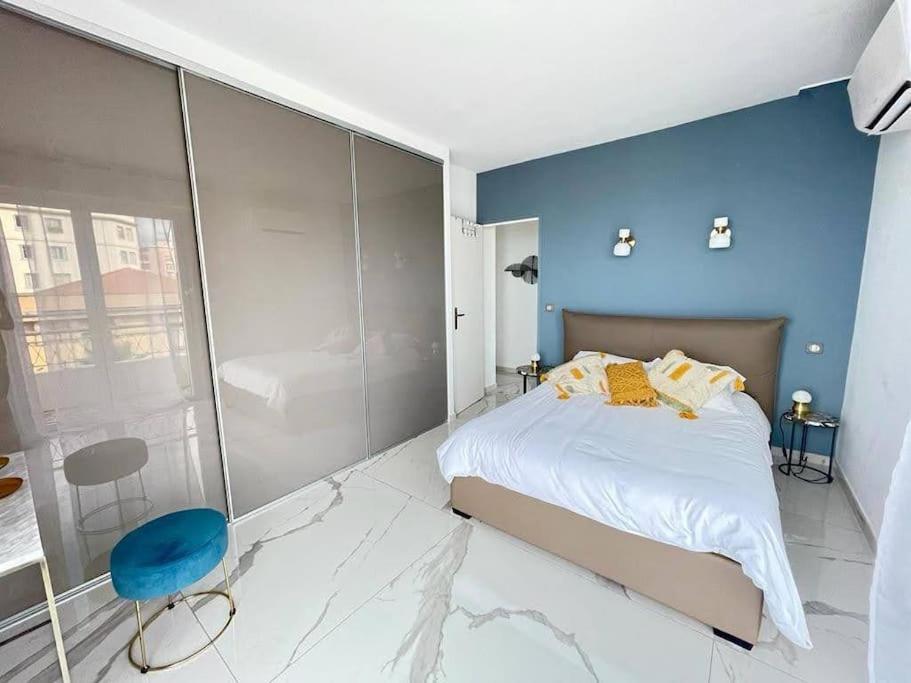 Beach Front, Superbe Appartement Pour 4 Personnes Nizza Esterno foto