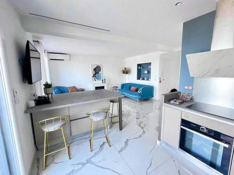 Beach Front, Superbe Appartement Pour 4 Personnes Nizza Esterno foto