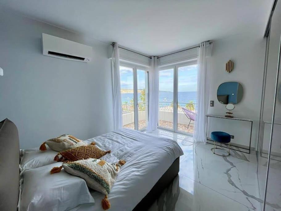 Beach Front, Superbe Appartement Pour 4 Personnes Nizza Esterno foto