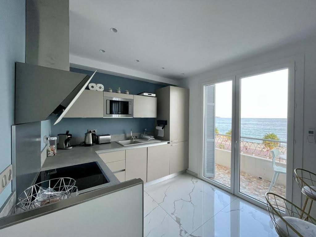Beach Front, Superbe Appartement Pour 4 Personnes Nizza Esterno foto