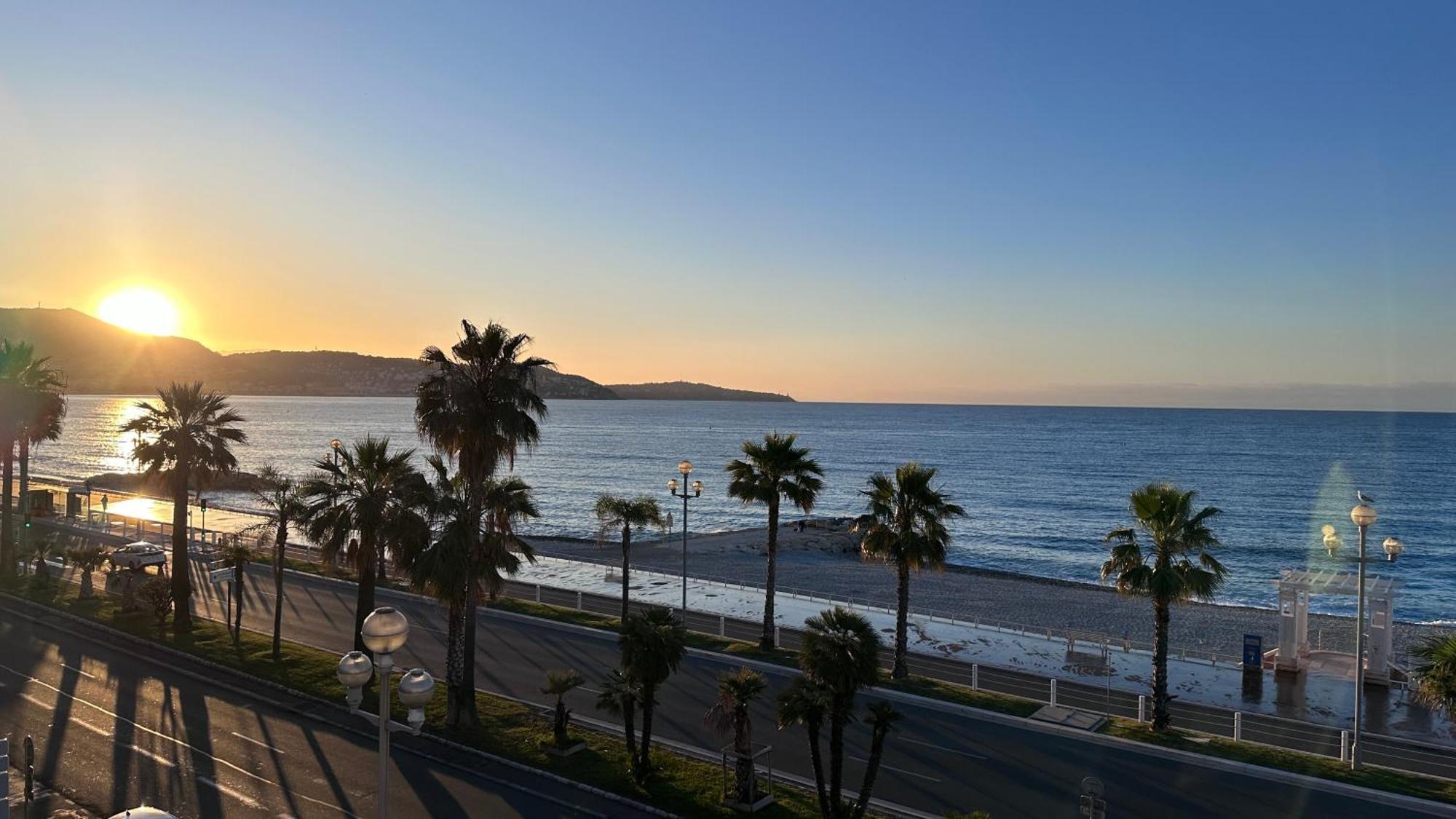 Beach Front, Superbe Appartement Pour 4 Personnes Nizza Esterno foto