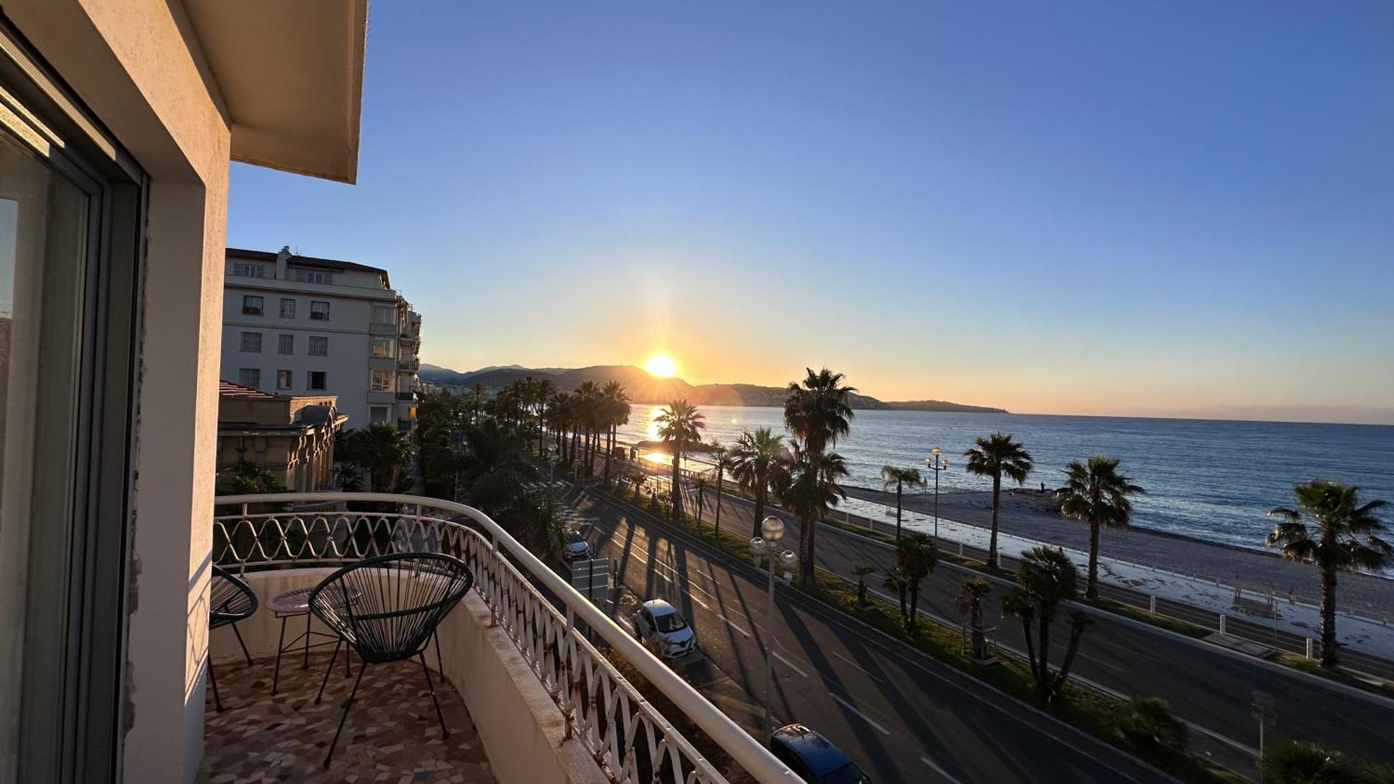 Beach Front, Superbe Appartement Pour 4 Personnes Nizza Esterno foto