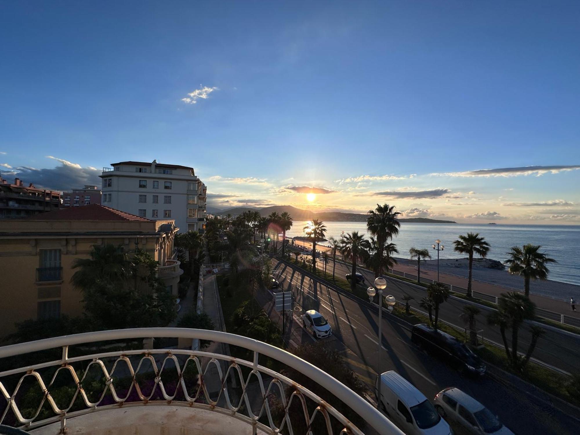 Beach Front, Superbe Appartement Pour 4 Personnes Nizza Esterno foto