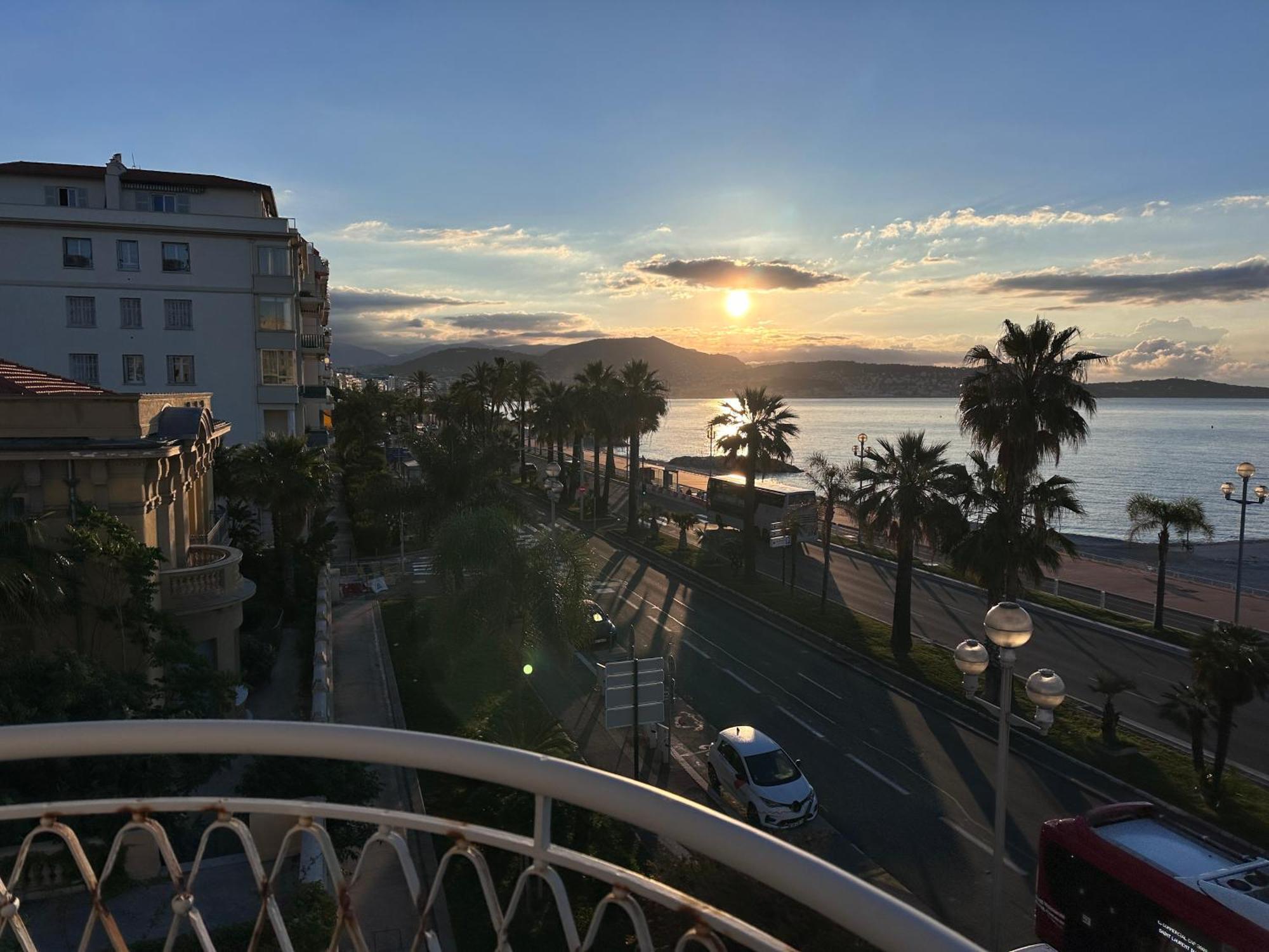 Beach Front, Superbe Appartement Pour 4 Personnes Nizza Esterno foto